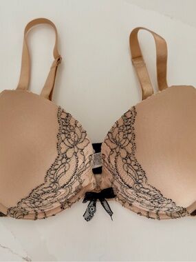 B. Tempt’D Nude Push-Up Bra with Black Lace Trim